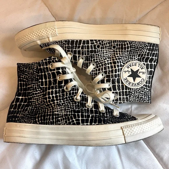 Digital Daze Chuck Taylor All Star - Picture 1 of 7